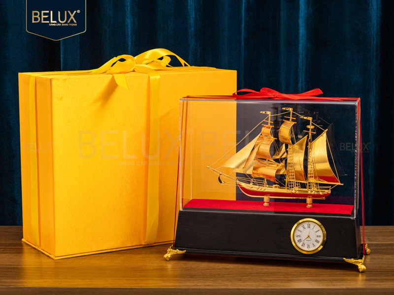 Mô hình thuyền buồm đồng hồ mạ vàng 24k&nbsp;36x31x12cm